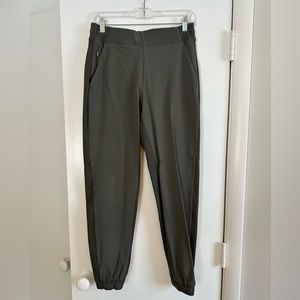 Athleta Textured Brooklyn Jogger - Olive Green - Size 4